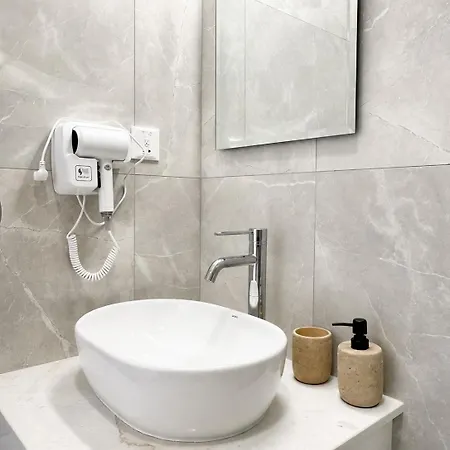 Amiteam Suites - Azure Palm Studio Paphos